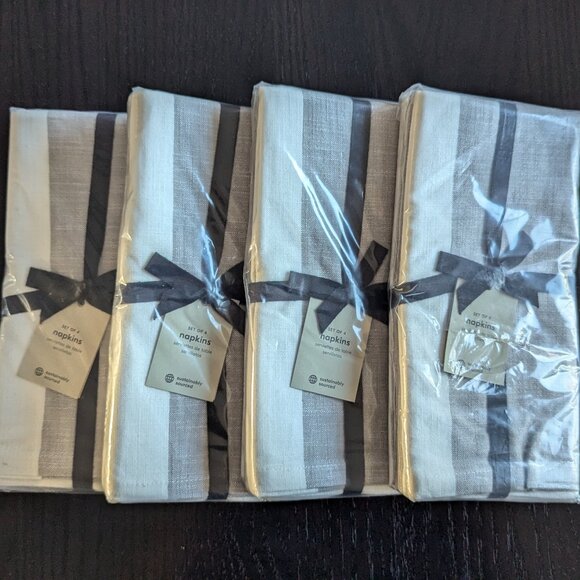 WEST ELM | NEW | Center Stripe Woven Napkin, Set of 16, Platinum - Picture 2 of 3